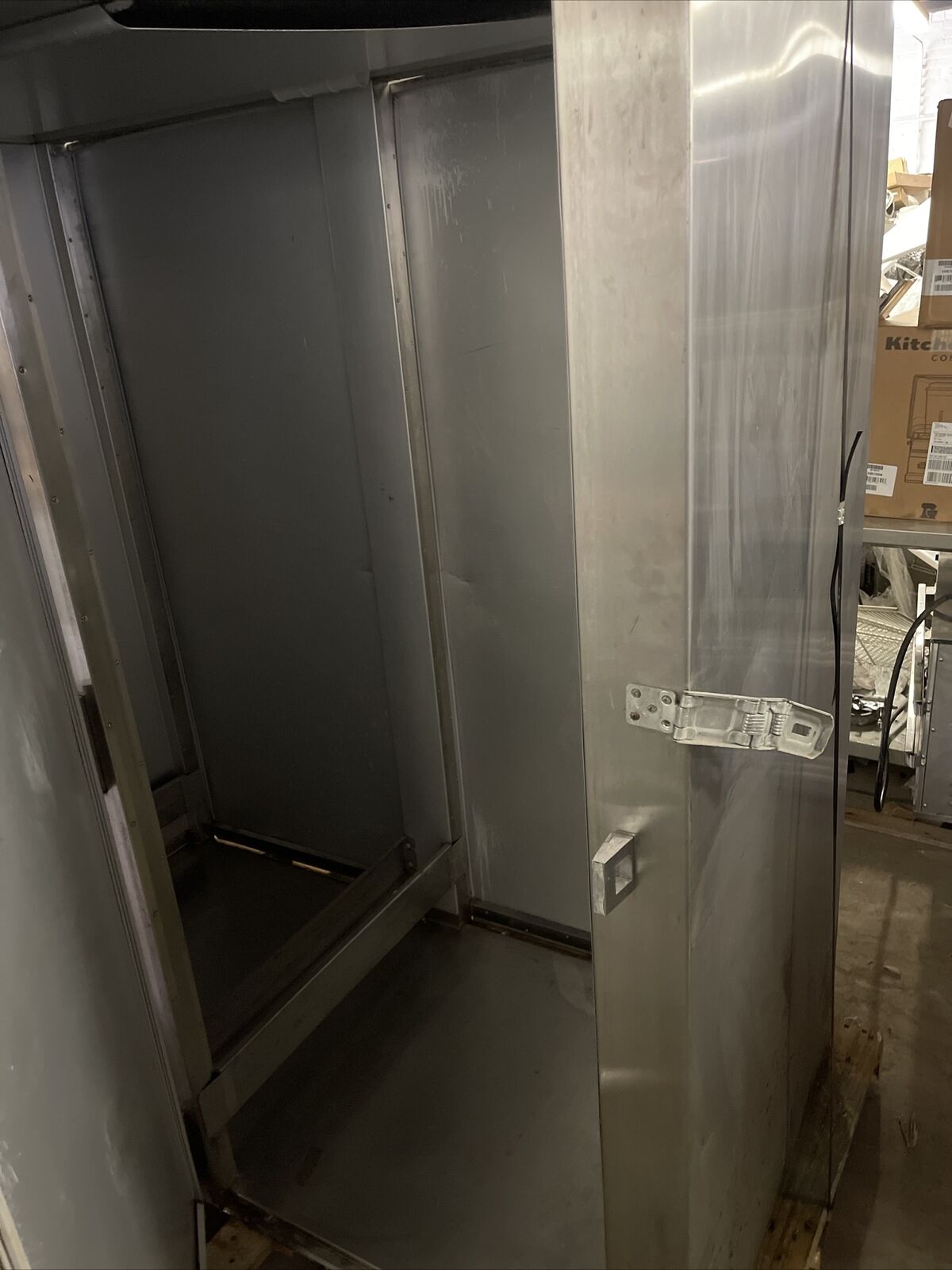 Traulsen ARI232LPUT 68" Solid Door Roll-Thru Refrigerator USED 208V 1PH