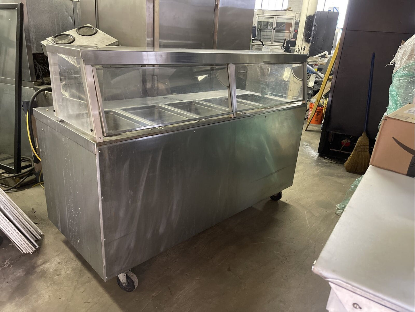 Delfield EHEI74C E-Chef 5 Pan Sealed Well Electric Steam Table with Casters USED